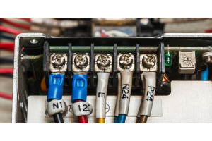 What is the Feed Through Type Barrier Terminal Block？