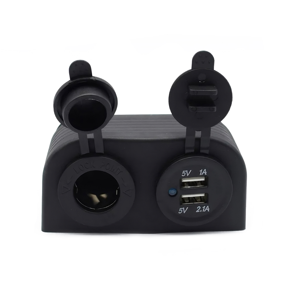 USB车充插座面板，5V 3.1A，电源插座3口，带蓝色LED指示灯，黑色外壳