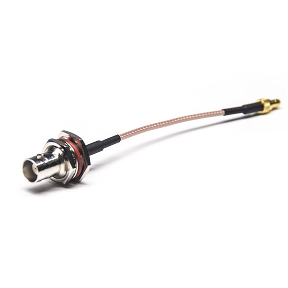 BNC-Buchse mit Schottverschraubung an der Vorderseite und SMB-Buchse, Kabelbaugruppe mit 10 cm 50 Ohm RG316-Koaxialkabel